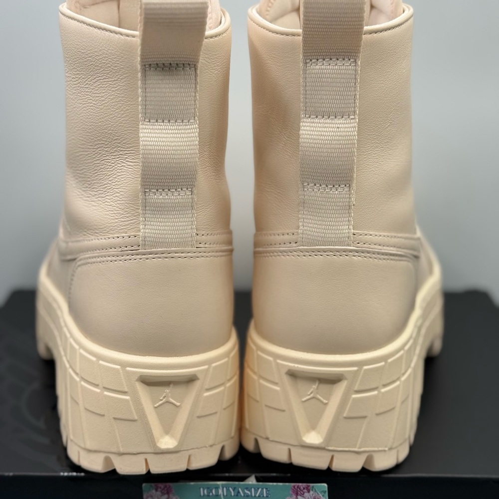 NIKE AIR JORDAN 1 BROOKLYN BOOTS - Picture 7 of 9